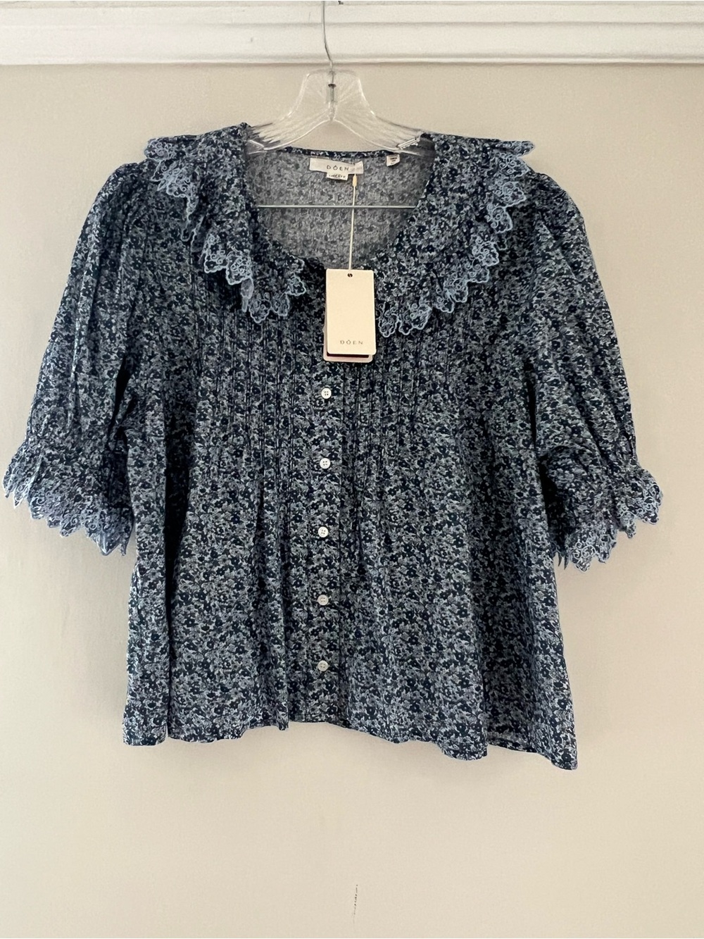 Doen Navy Blue Floral Lace-Trim Button Front Blouse